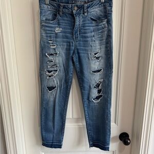 Distressed Cropped Blue Jeans